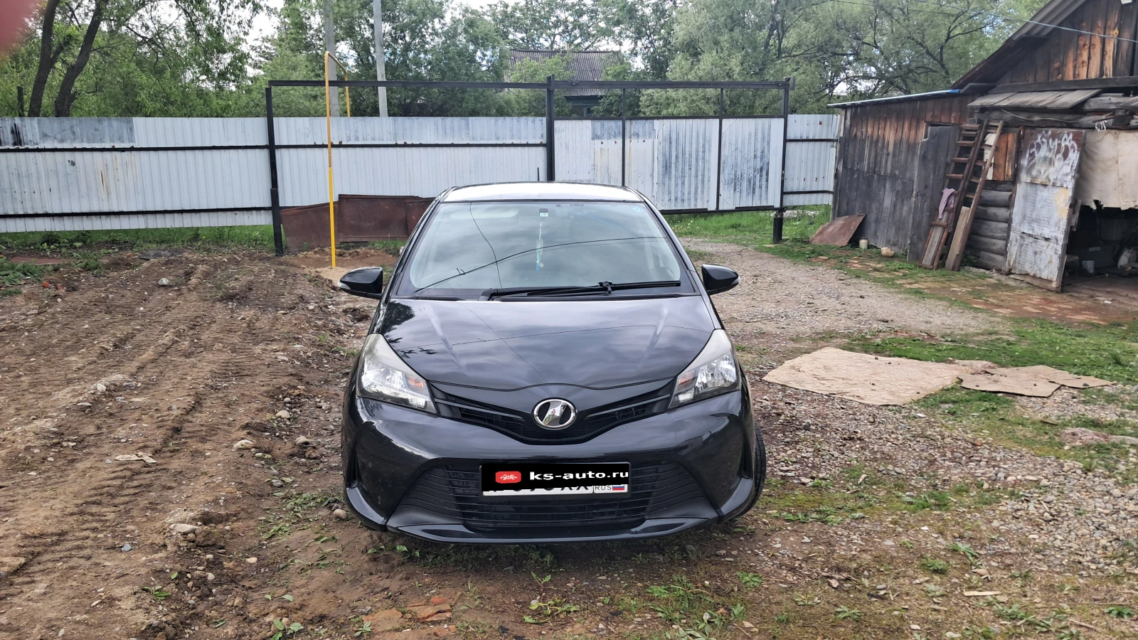 Toyota Vitz, 2014г, передний привод, вариатор