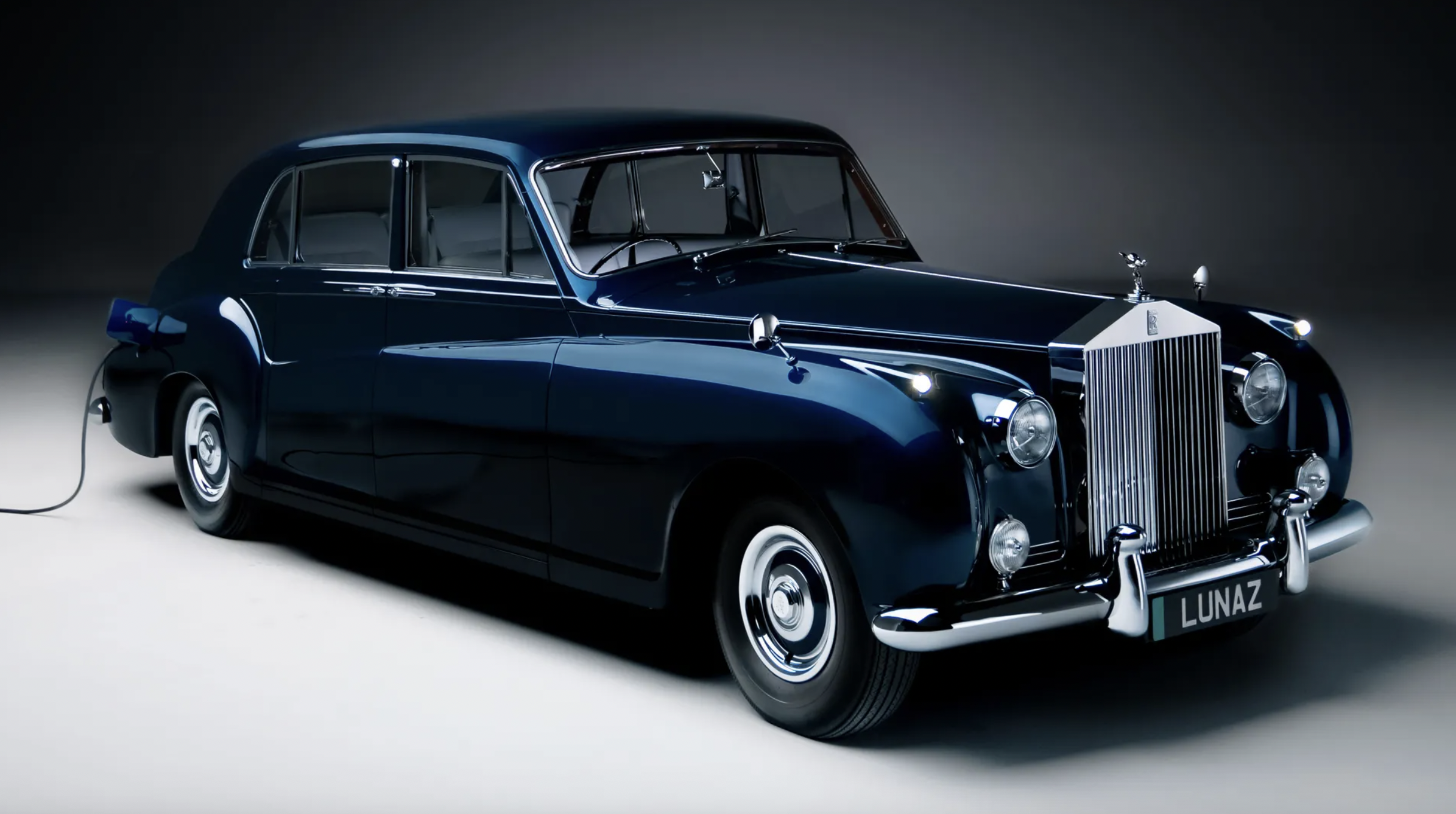 Lunaz создала уникальный Rolls-Royce Phantom V