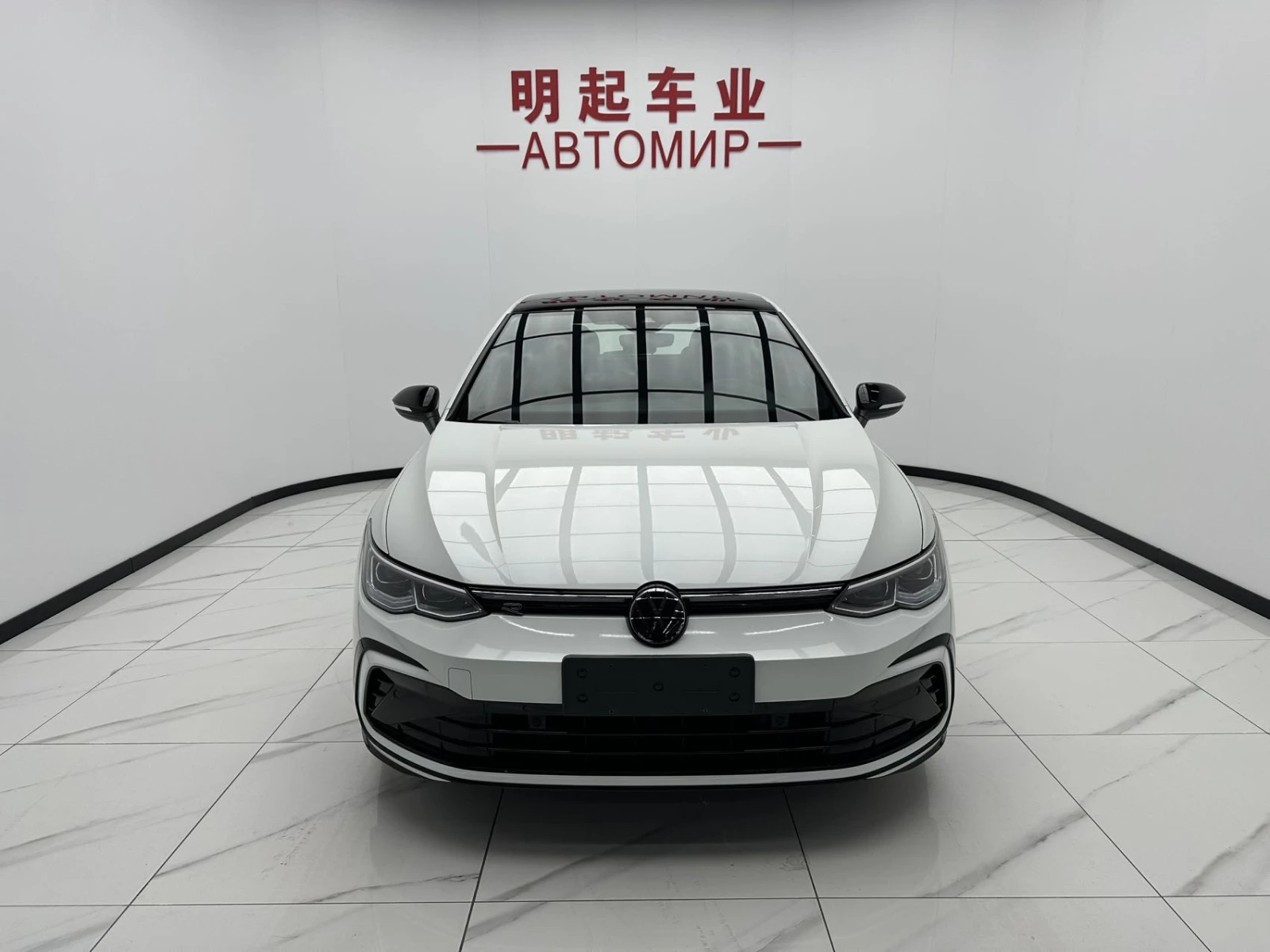 Volkswagen Golf, 2023г, передний привод, робот