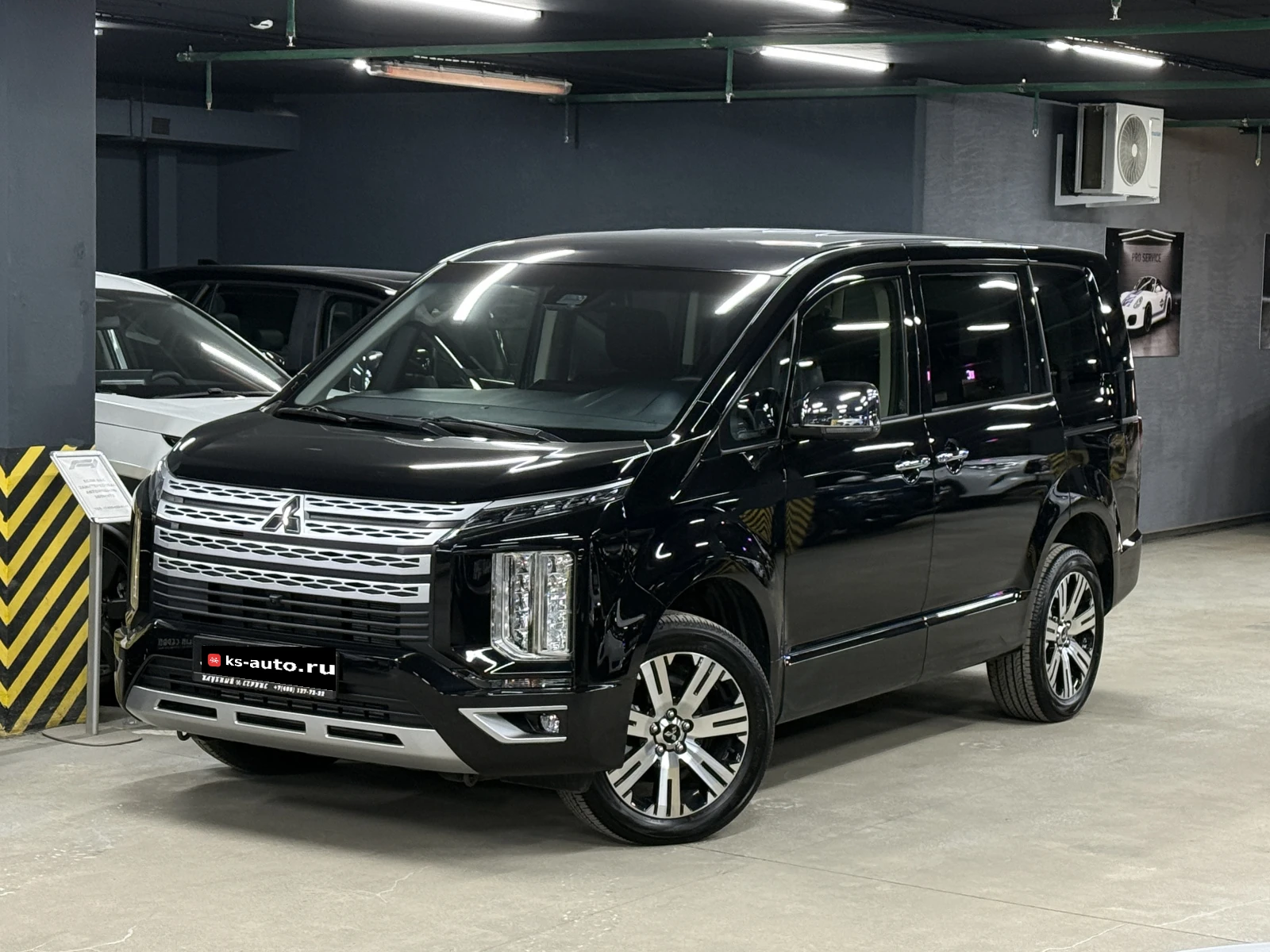 Mitsubishi Delica D:5