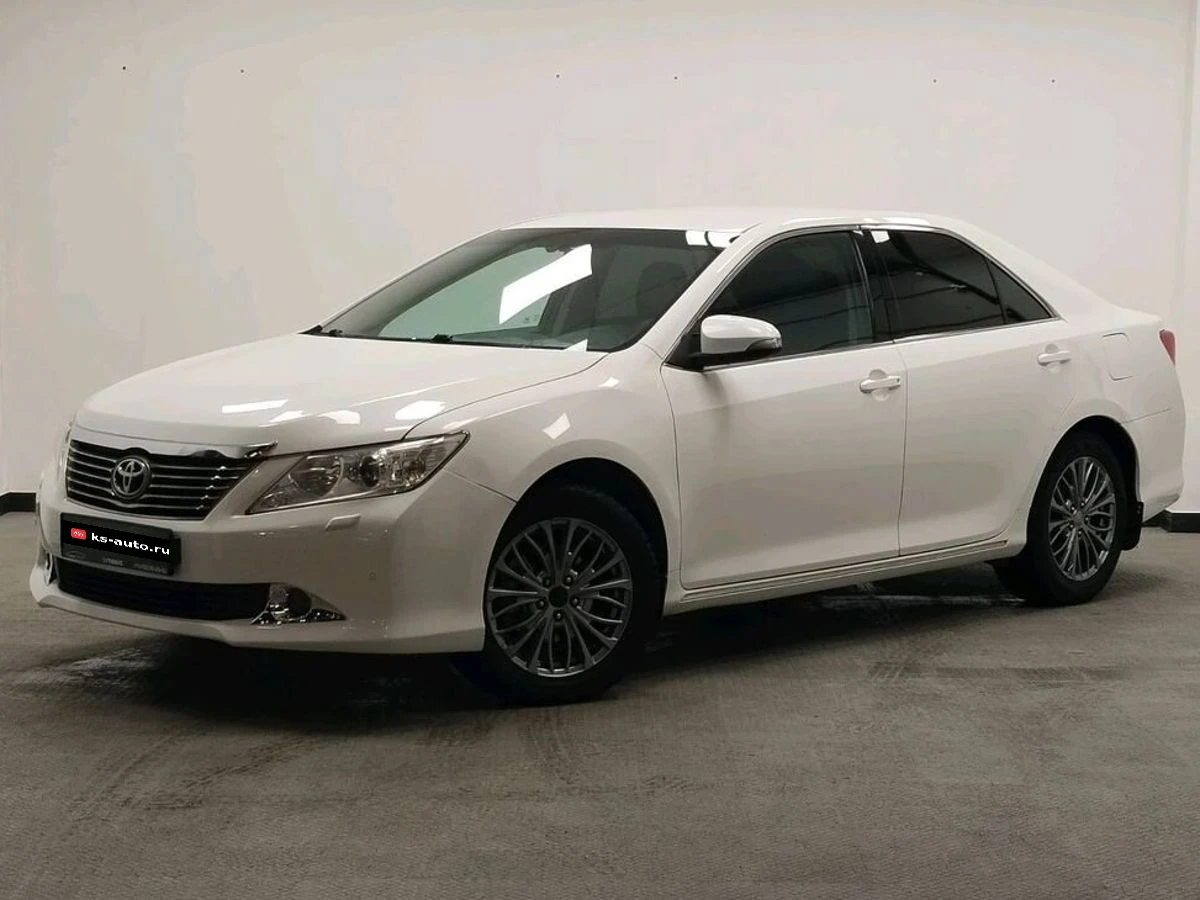 Toyota Camry, 2013г., передний привод, автомат