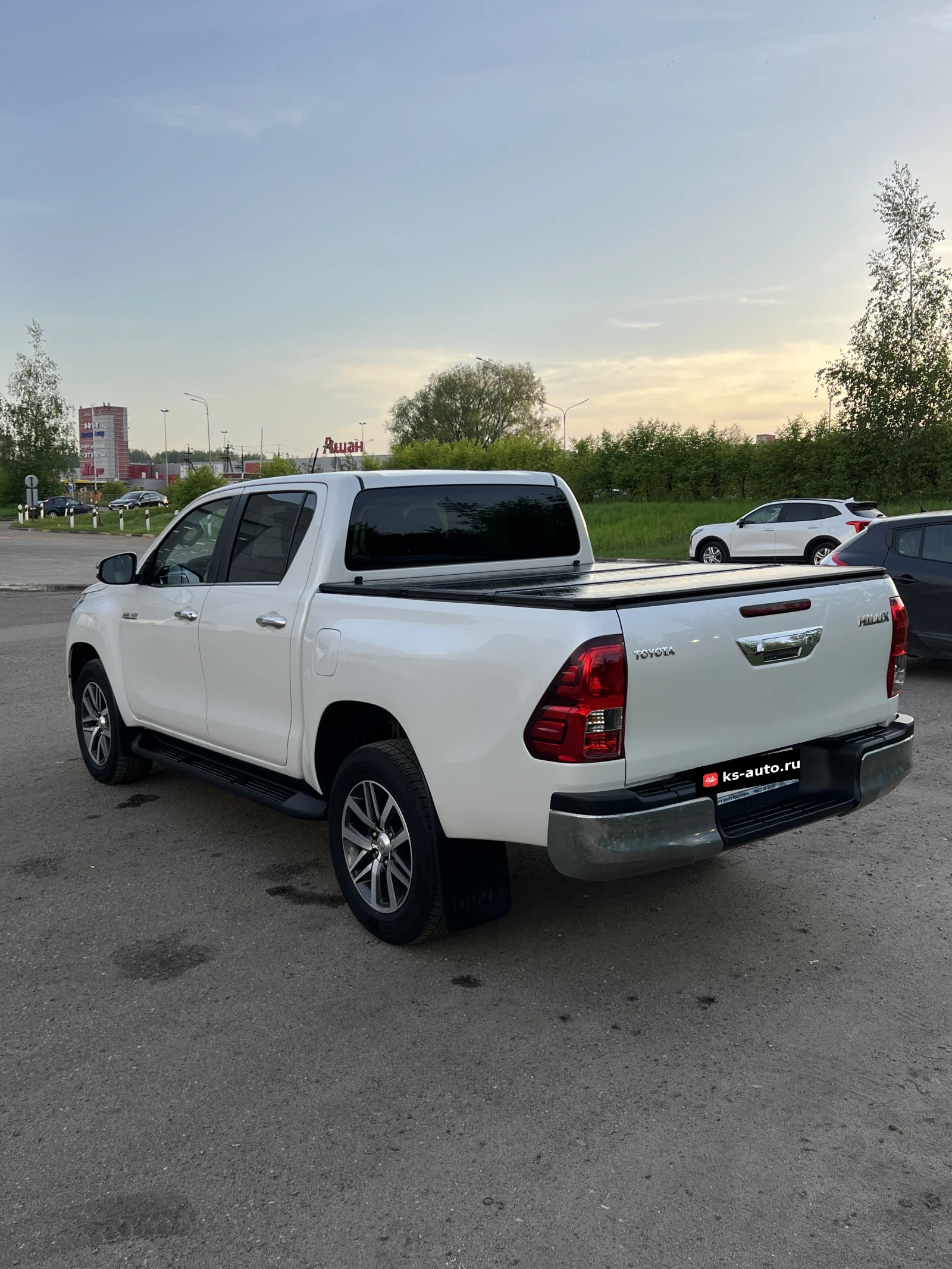 Toyota Hilux, 2017г, полный привод, автомат