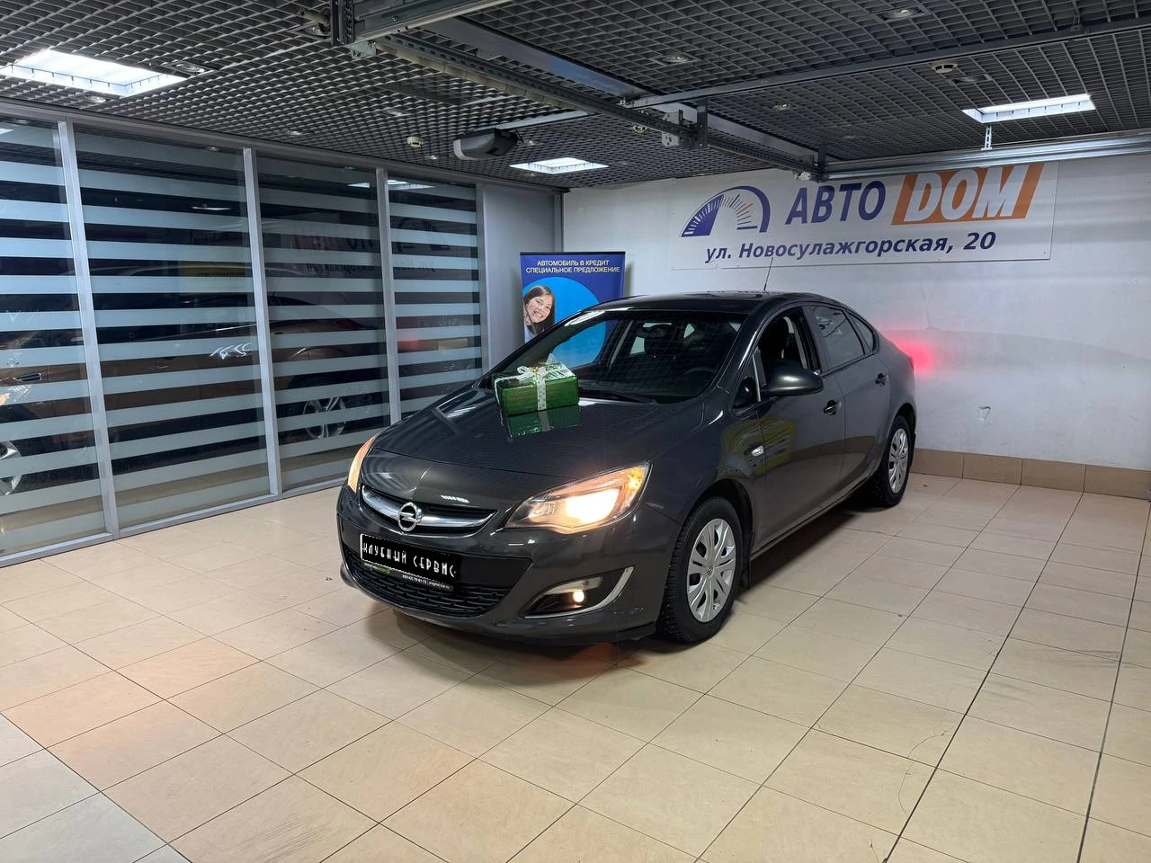 Opel Astra, 2013г., передний привод, механика