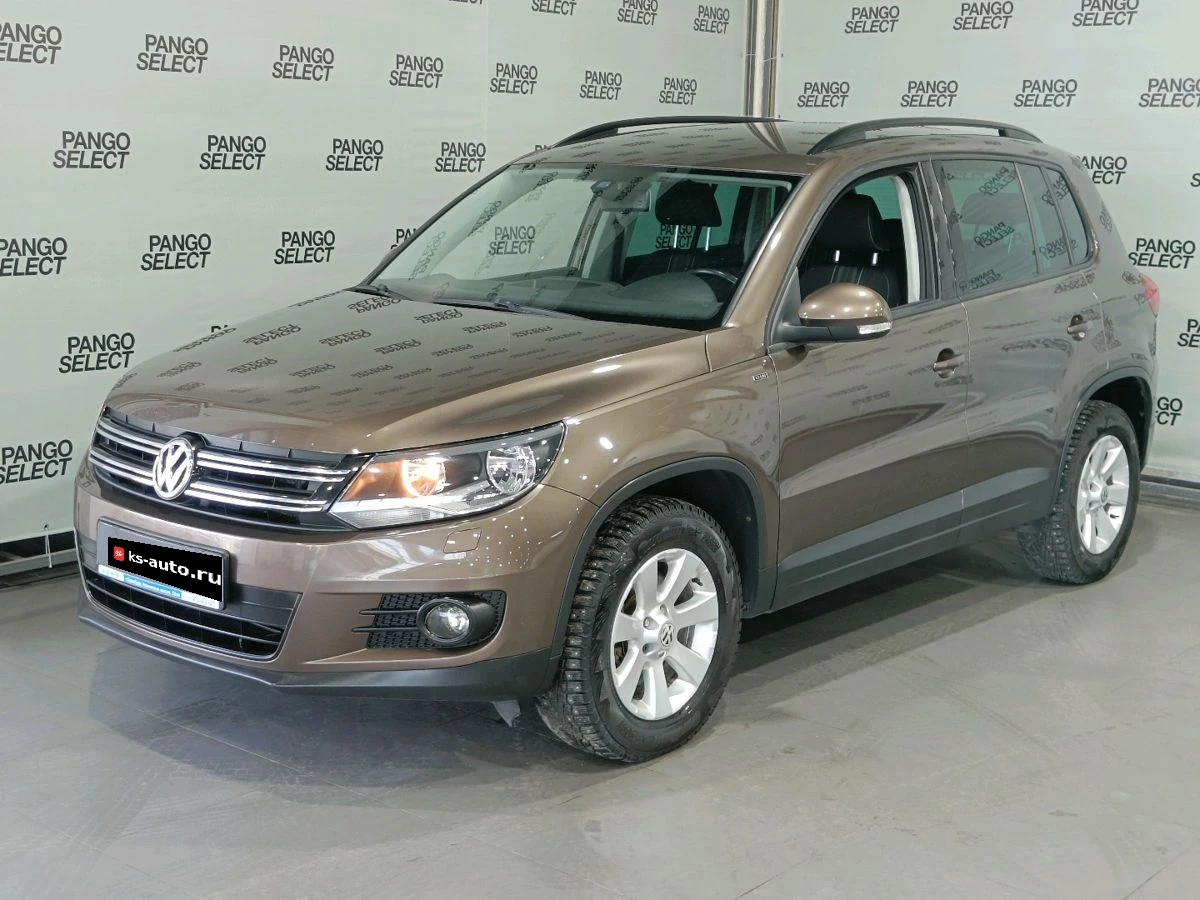 Volkswagen Tiguan, 2015г., передний привод, автомат