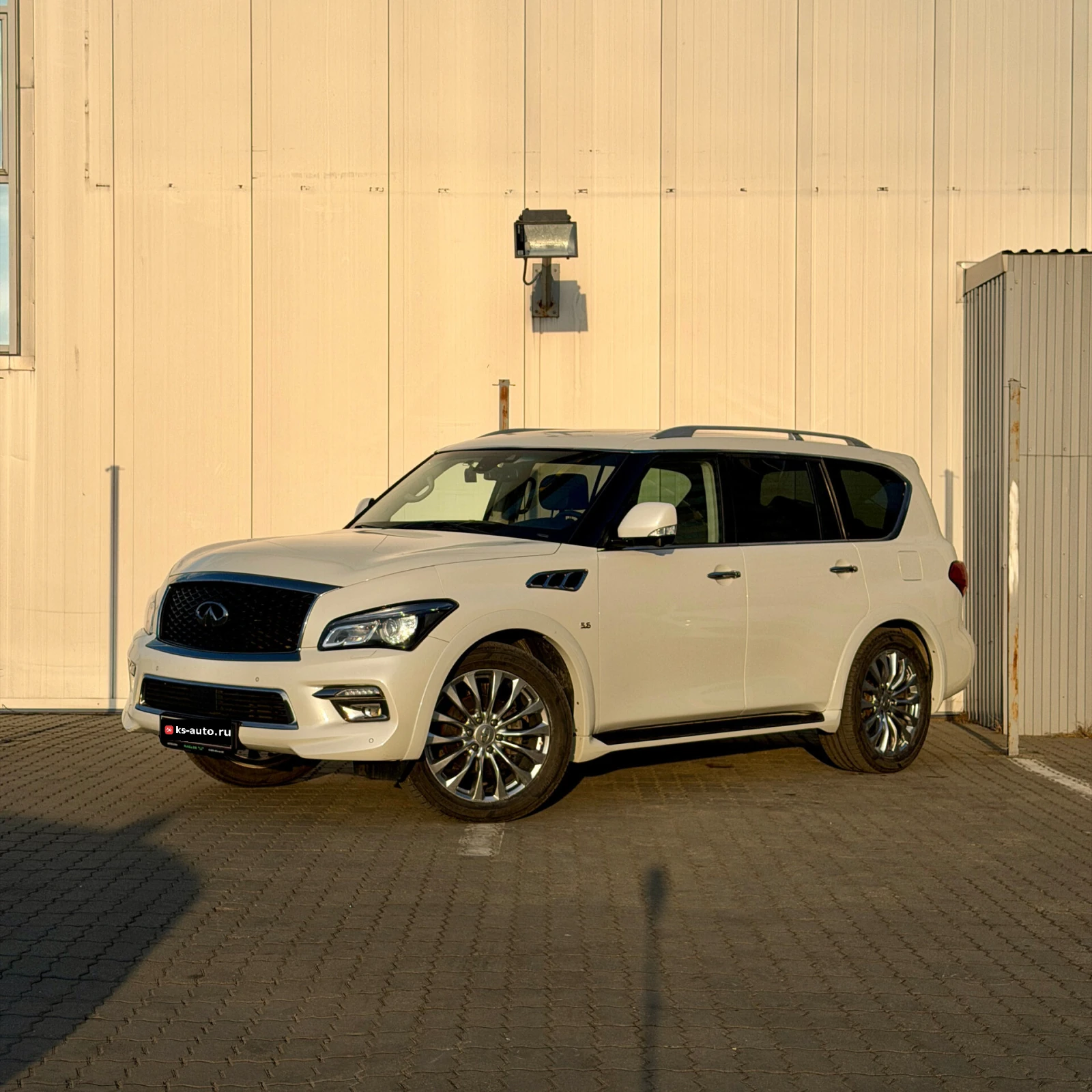 Infiniti QX80, 2017г