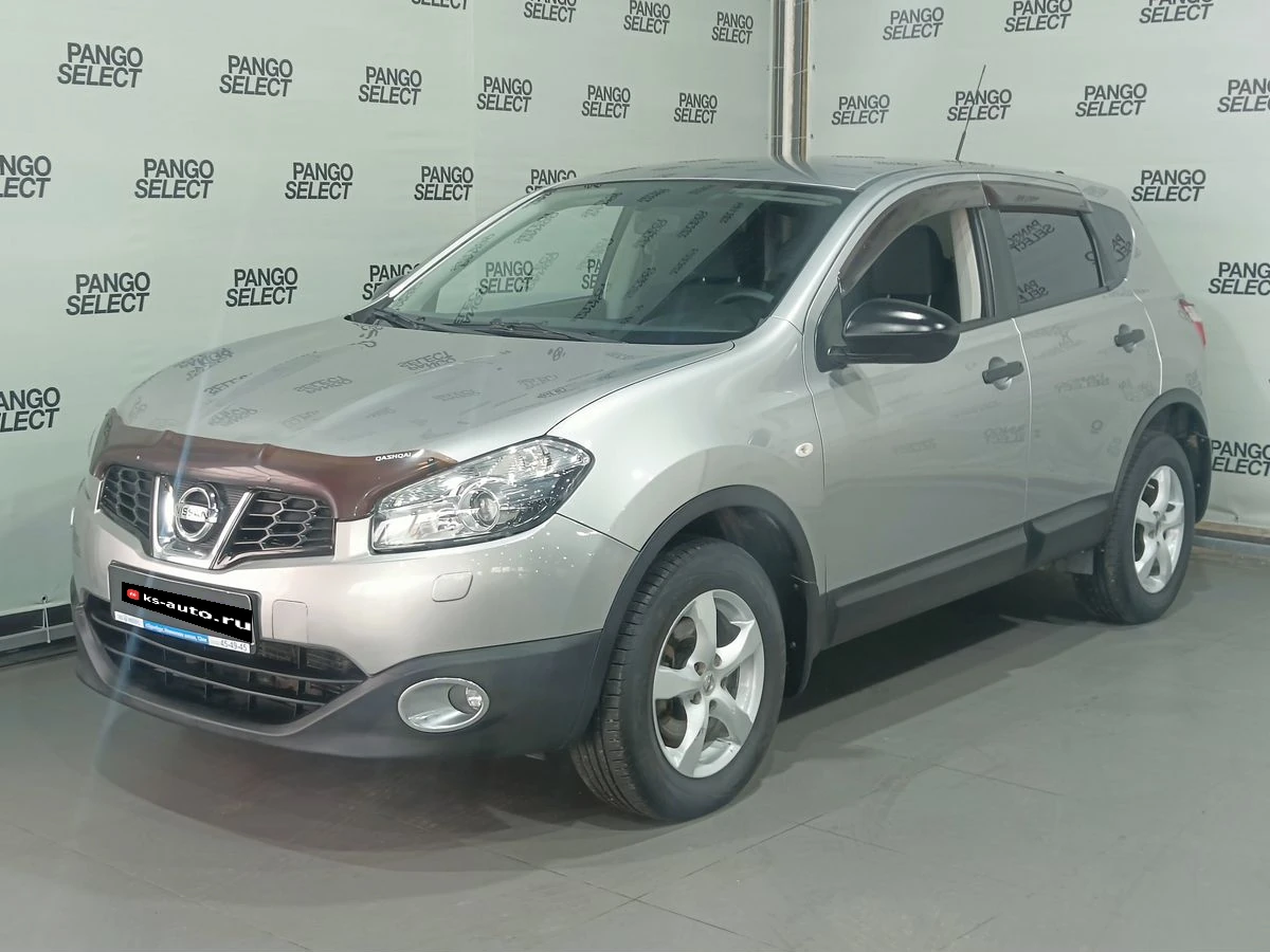 Nissan Qashqai, 2013г., передний привод, автомат