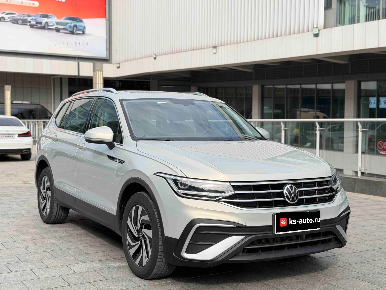 Volkswagen Tiguan, 2022г, передний привод, робот
