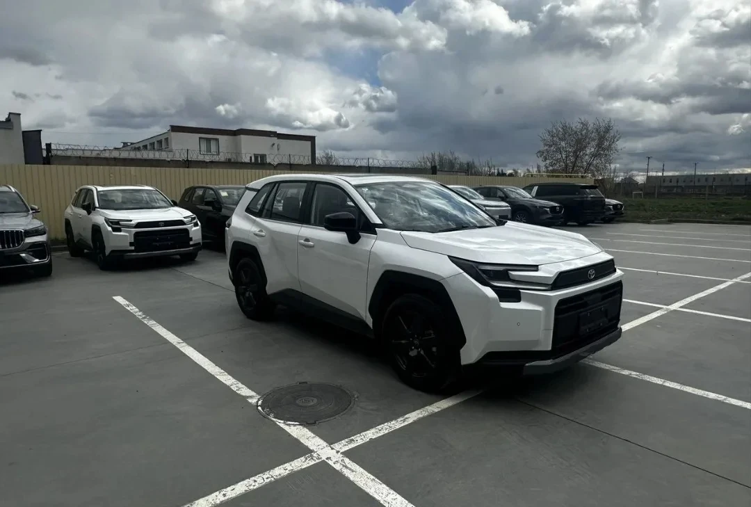 Toyota RAV4, 2026г, полный привод, вариатор