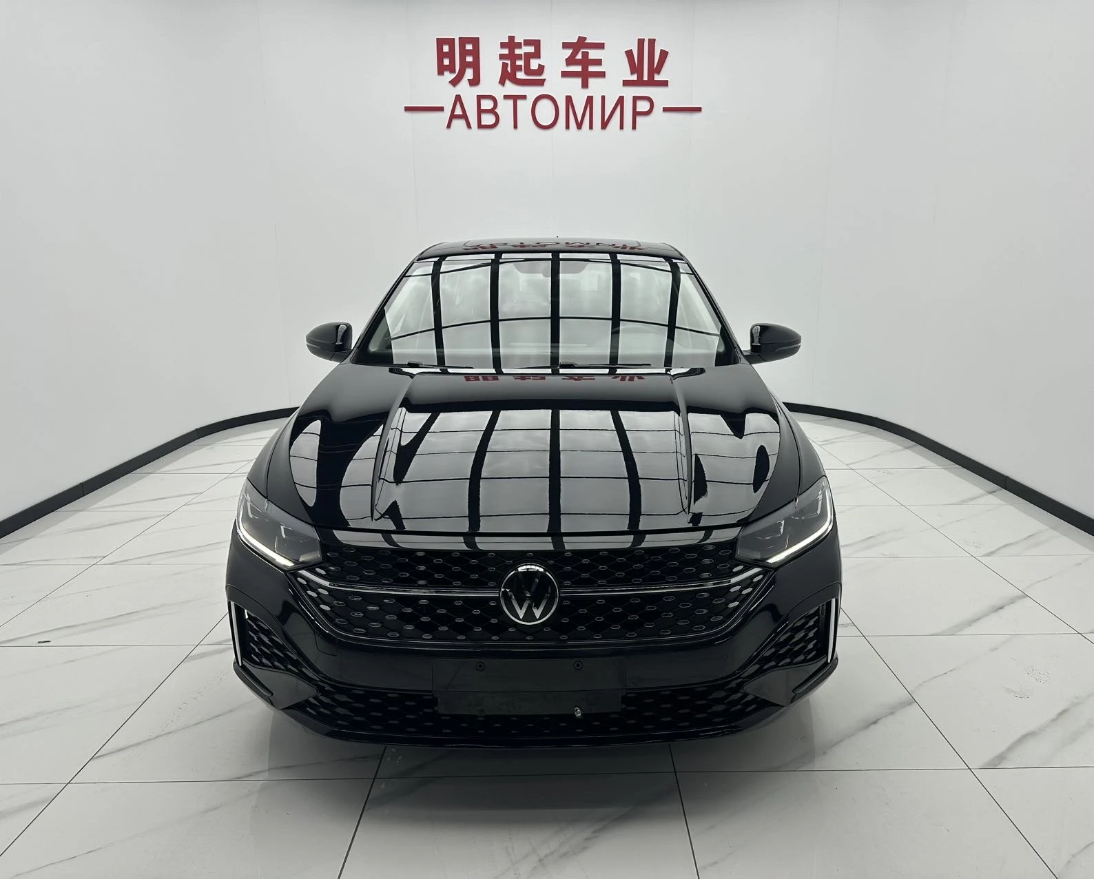 Volkswagen Lavida, 2022г, передний привод, робот