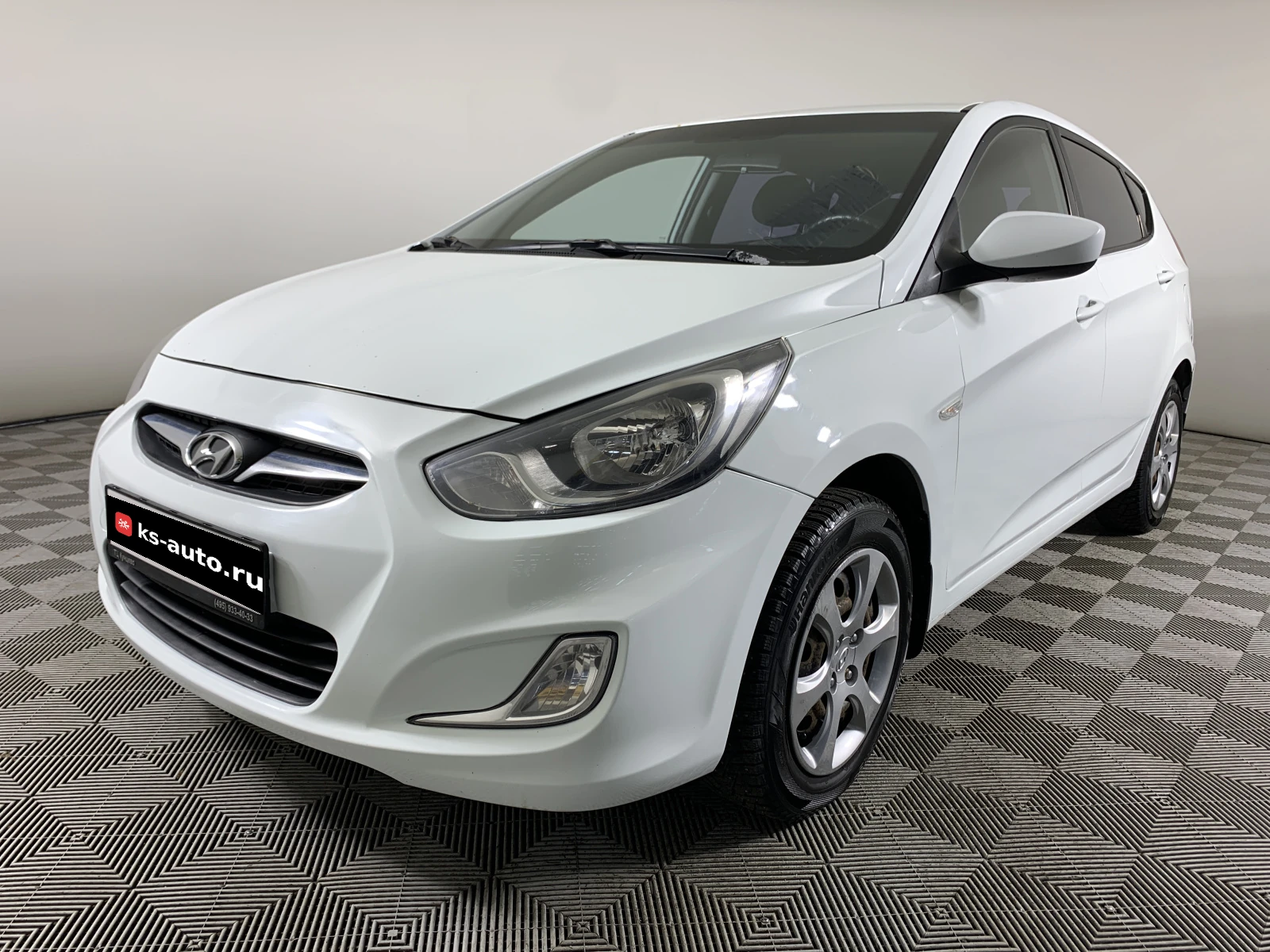 Hyundai Solaris, 2011г, передний привод, автомат