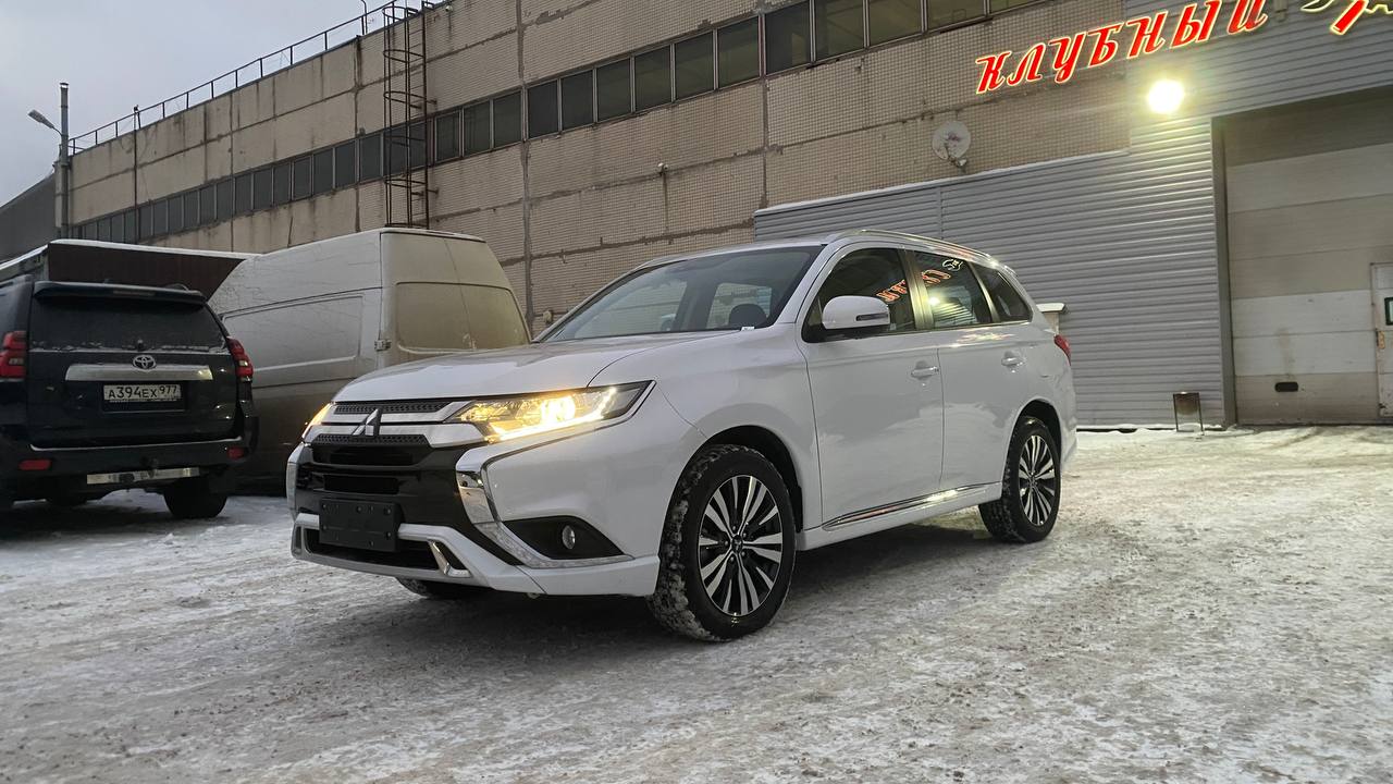 Mitsubishi Outlander 2022 со скидкой 100.000!