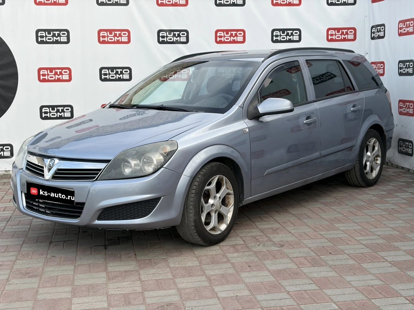 Opel Astra, 2009г., передний привод, механика