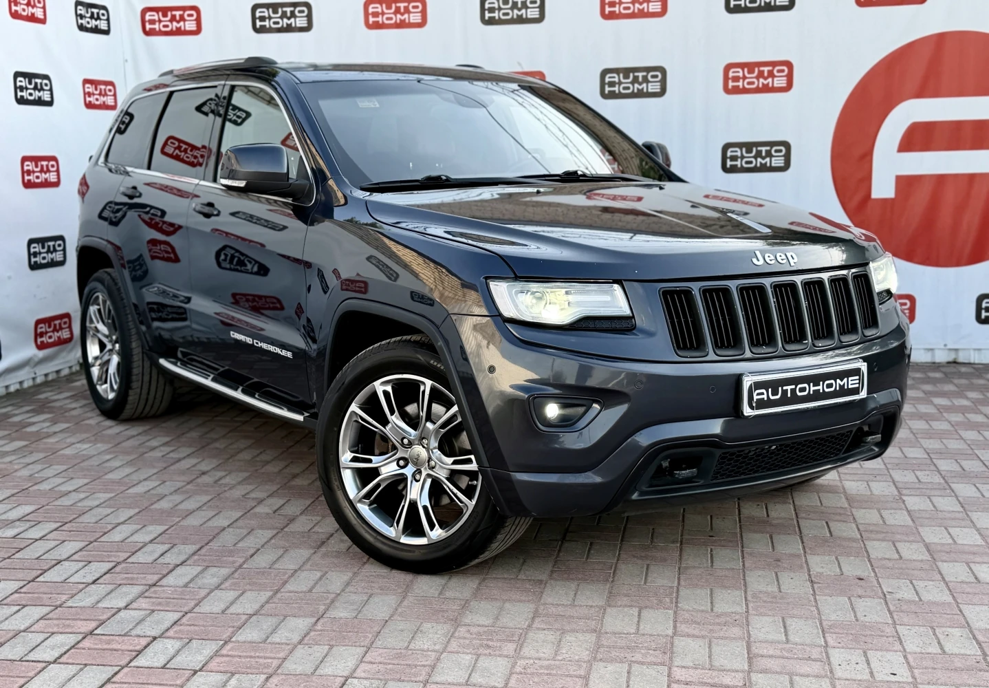 Jeep Grand Cherokee, 2014г, передний привод, автомат