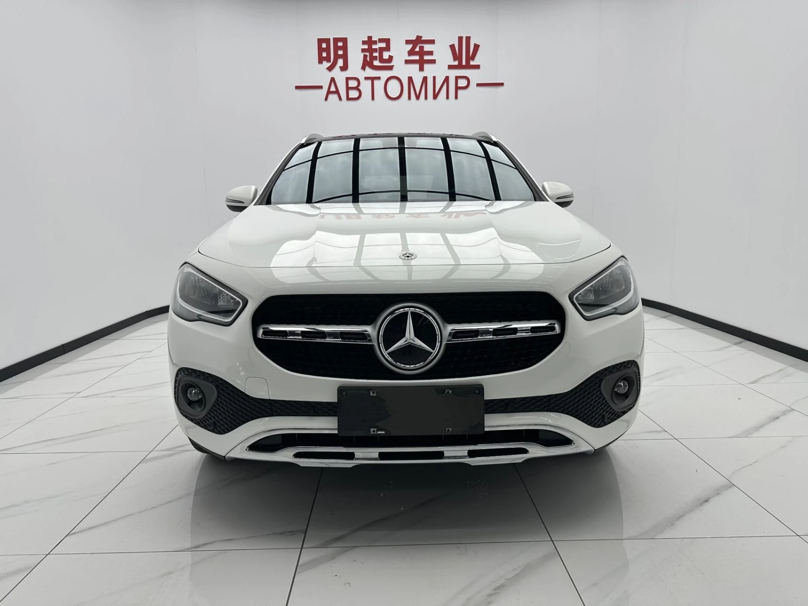 Mercedes-Benz GLA, 2022г, передний привод, робот