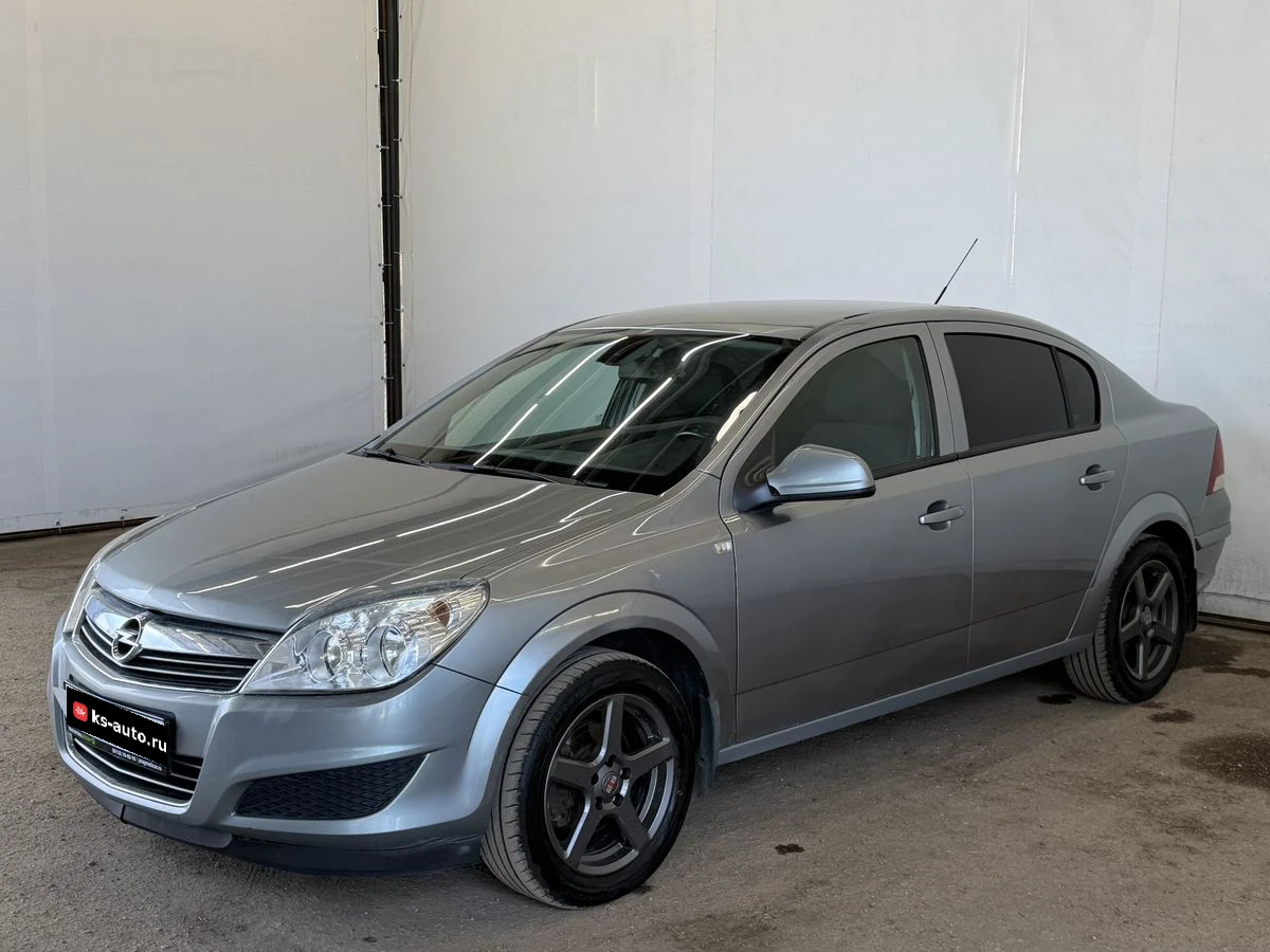 Opel Astra, 2011г, передний привод, механика