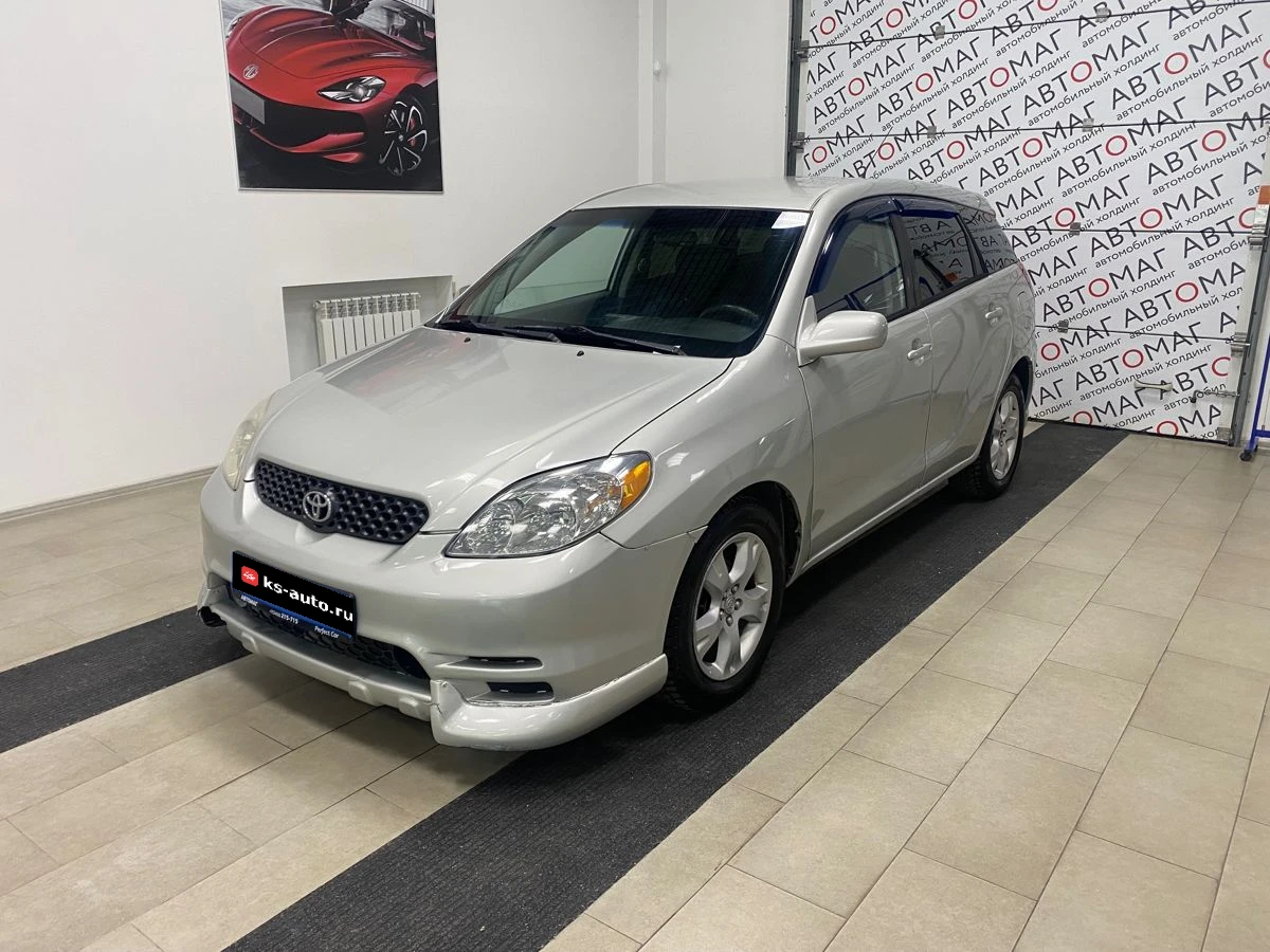 Toyota Matrix, 2002г., передний привод, автомат