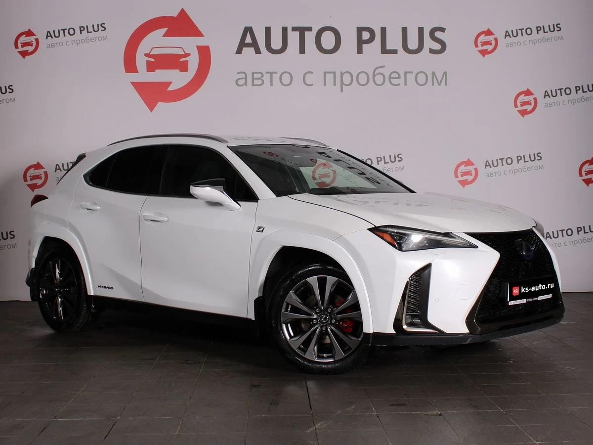 Lexus UX, 2019г, полный привод, вариатор