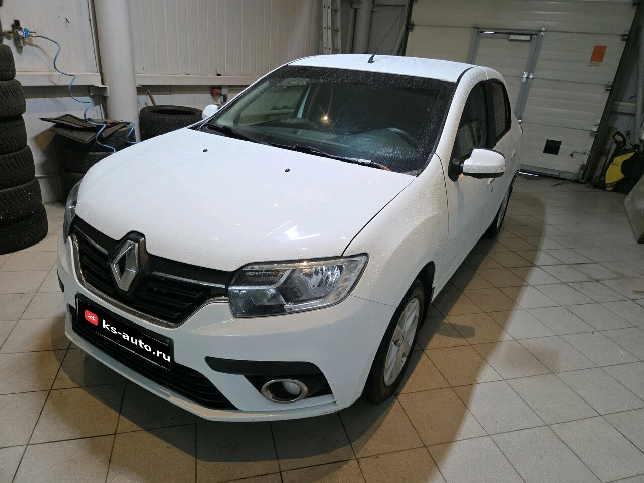 Renault Logan, 2020г, передний привод, автомат