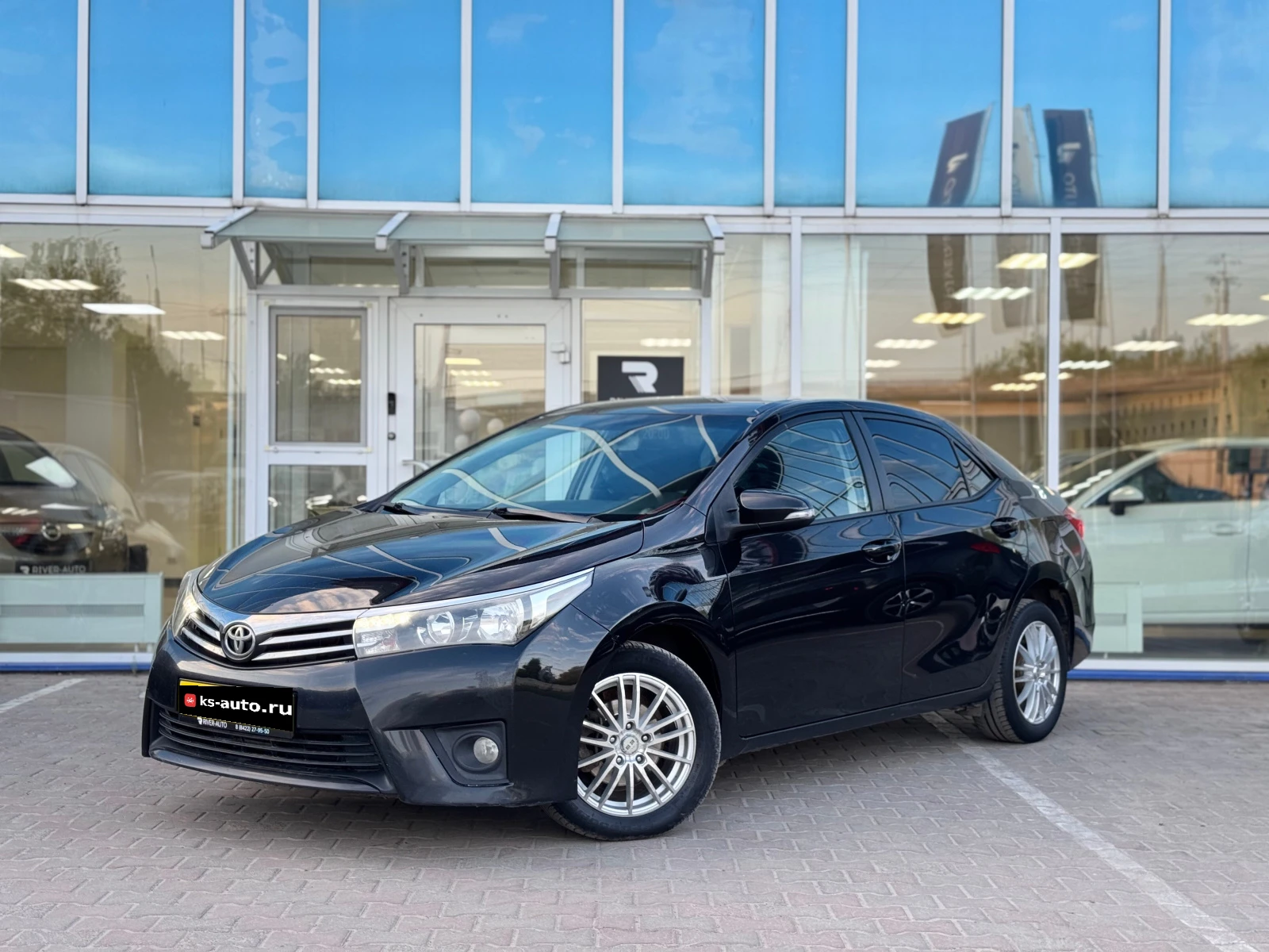 Toyota Corolla, 2013г, передний привод, вариатор