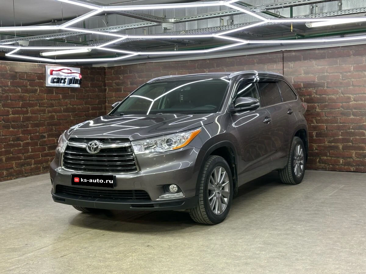 Toyota Highlander, 2015г, передний привод, автомат