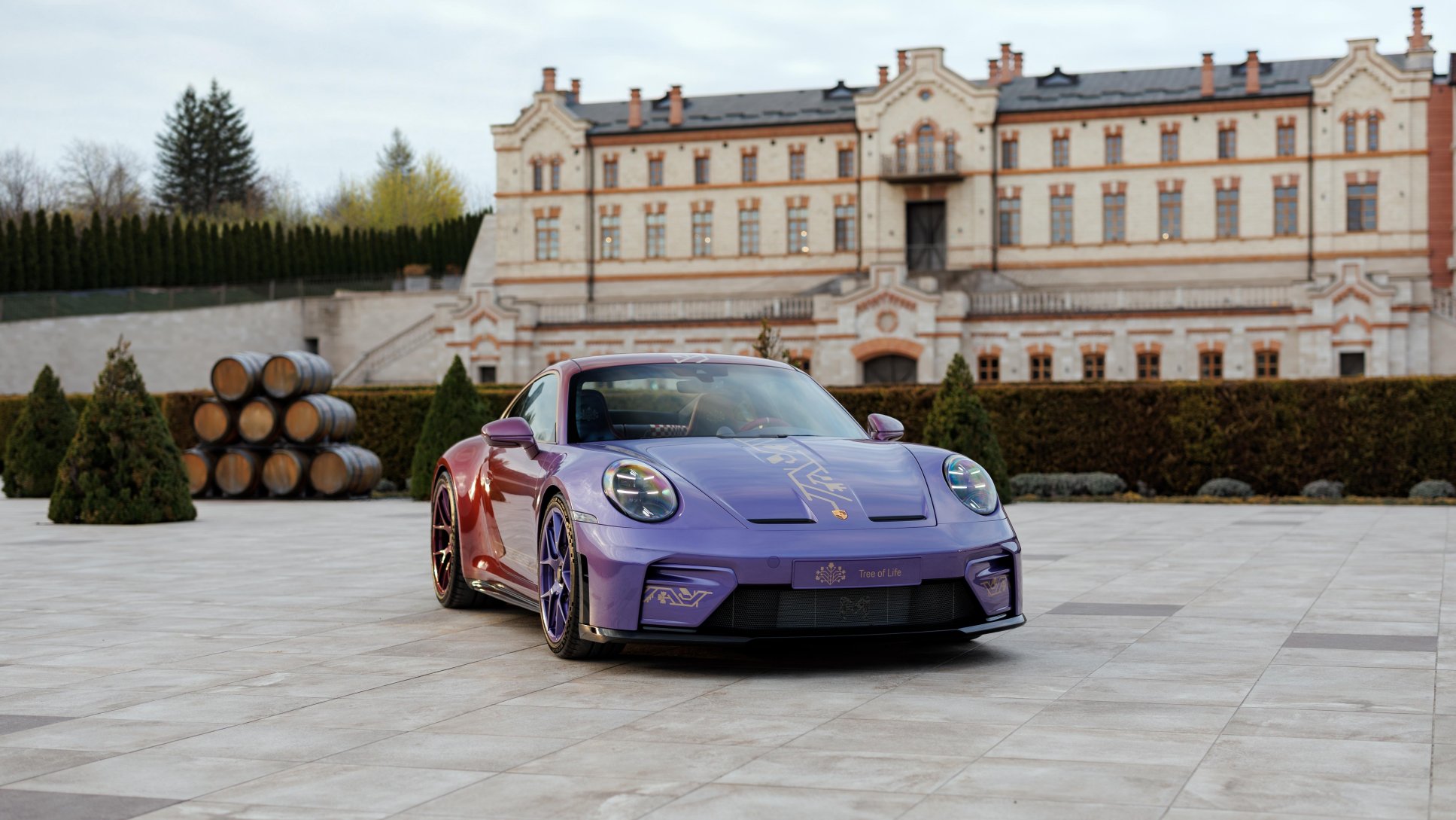 Porsche выпустил единственный экземпляр 911 GT3 Touring «Дерево Жизни»