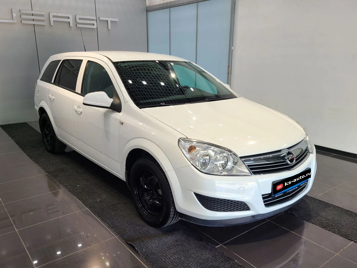 Opel Astra, 2014г., передний привод, механика