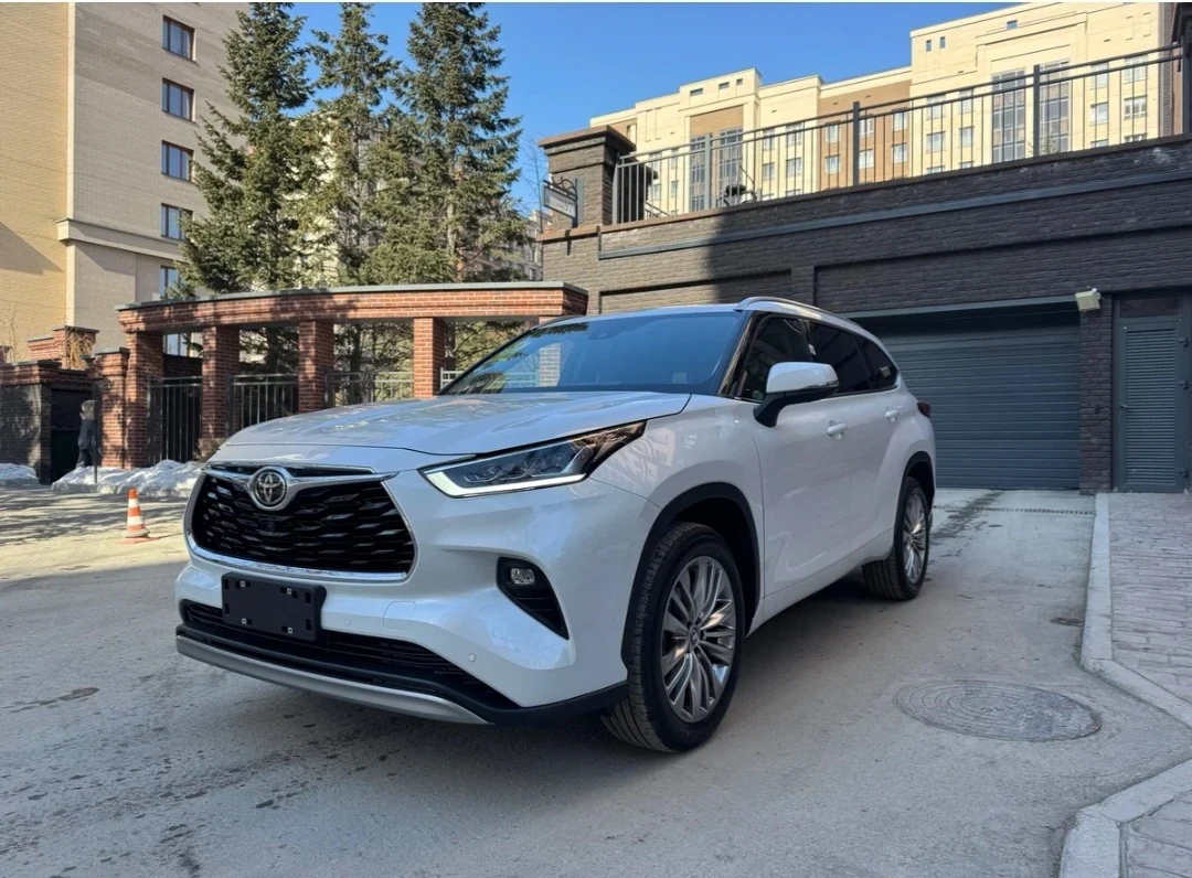 Toyota Highlander, 2026г, полный привод, автомат