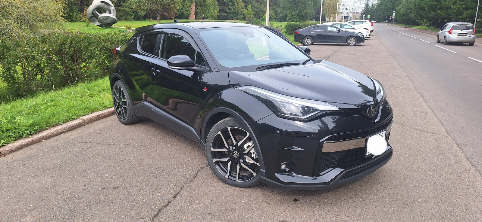 Toyota C-HR, 2021г, полный привод, вариатор