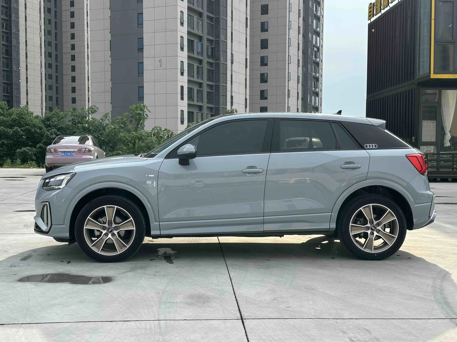Audi Q2, 2023г, передний привод, робот