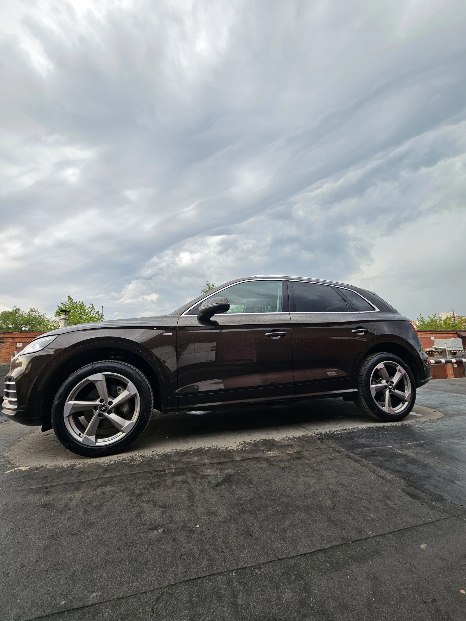 Audi Q5, 2017г, полный привод, робот