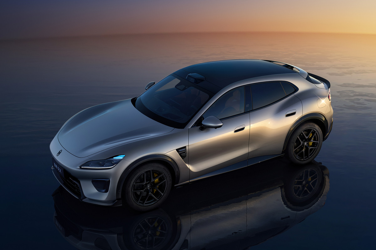 Chery и Huawei показали официальные тизеры электрокроссовера Luxeed RX