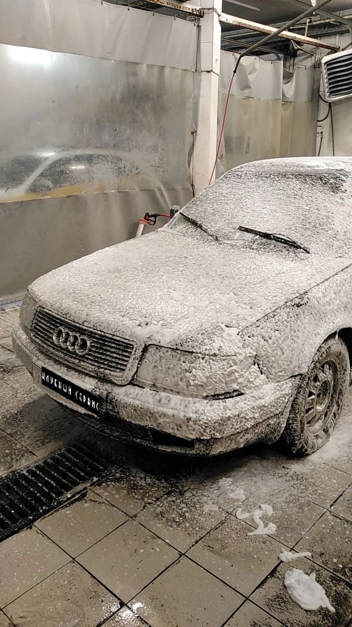 Audi 100