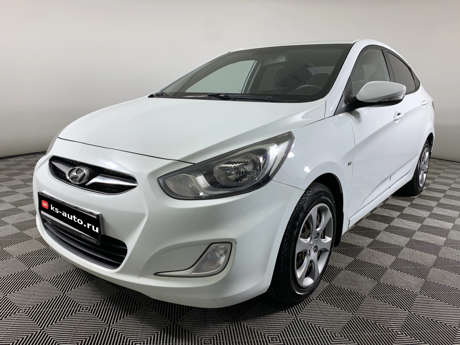 Hyundai Solaris, 2011г, передний привод, автомат