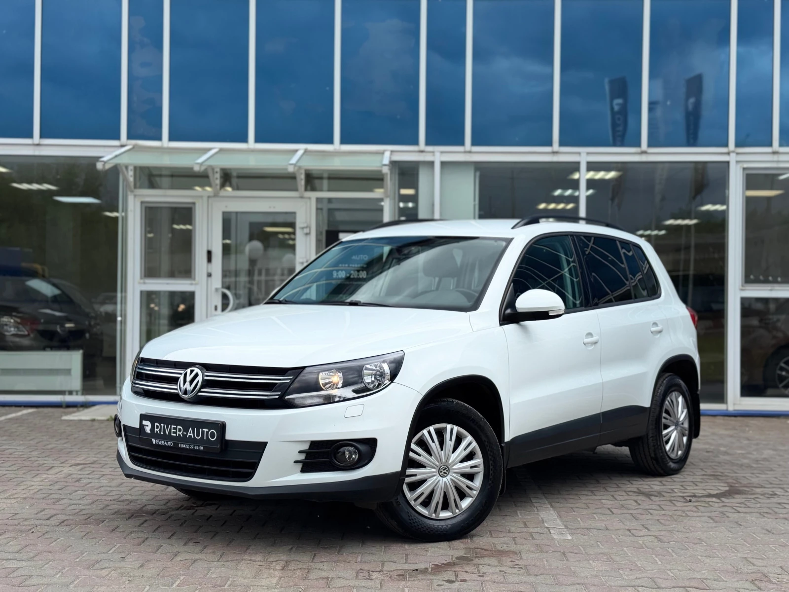 Volkswagen Tiguan, 2014г., передний привод, робот