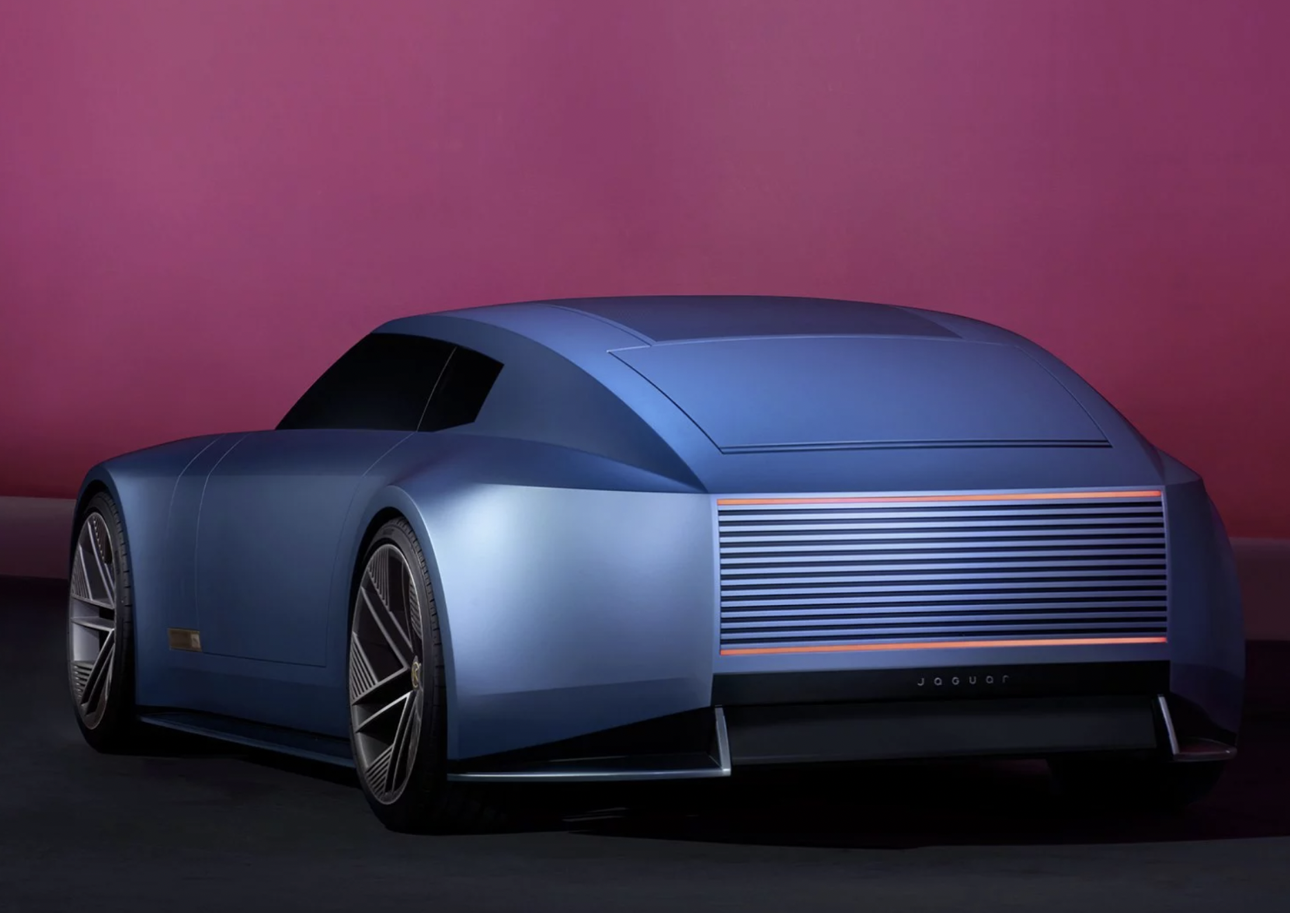 Массовый спад продаж Jaguar — 97%