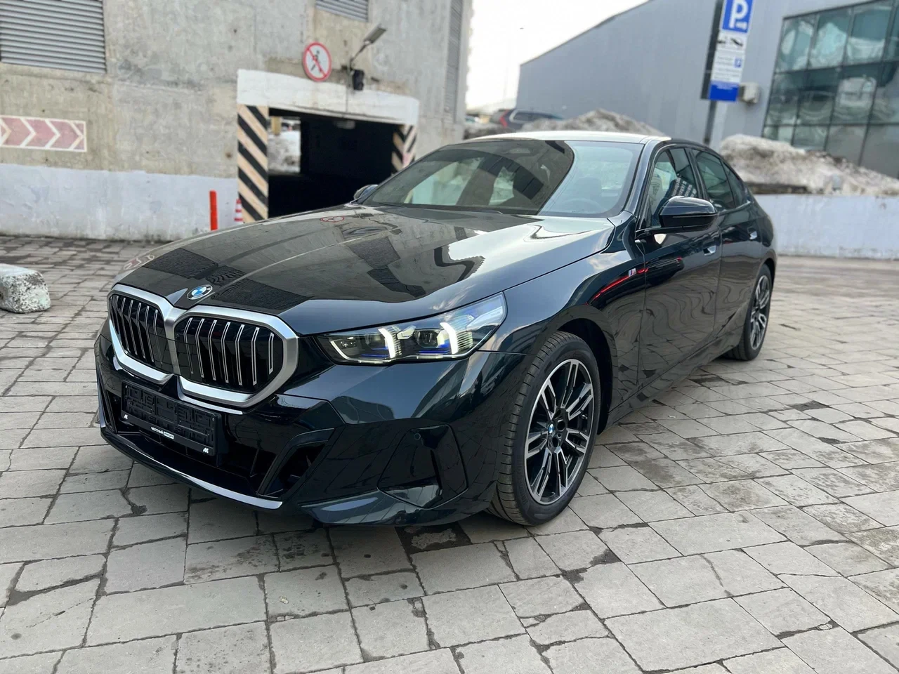 BMW 5 серии, 2023г, полный привод, автомат