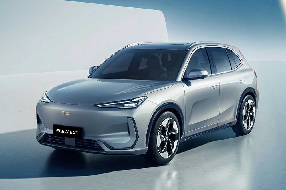 Китайская Geely представила прототип электрического кроссовера EX5 с новой системой управления колёсами.