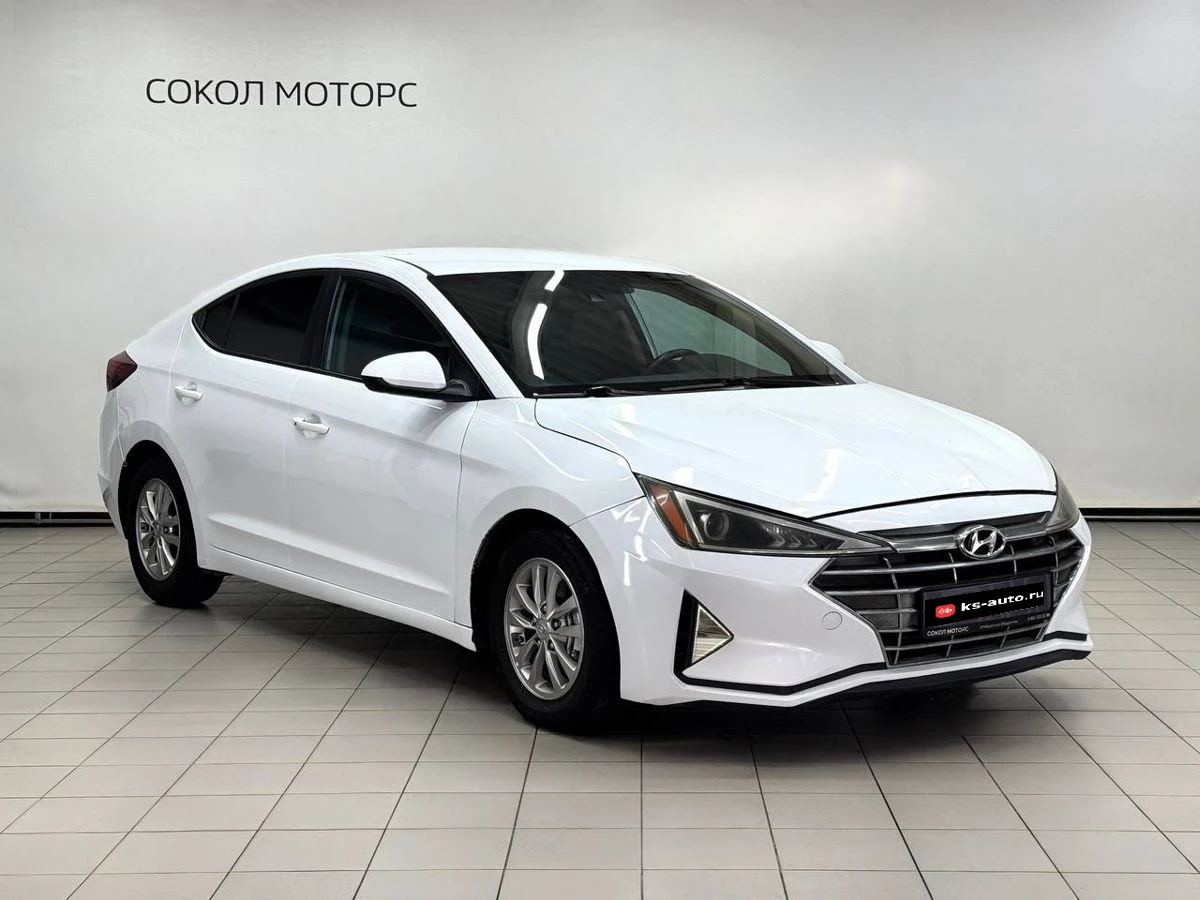 Hyundai Elantra, 2018г, передний привод, робот