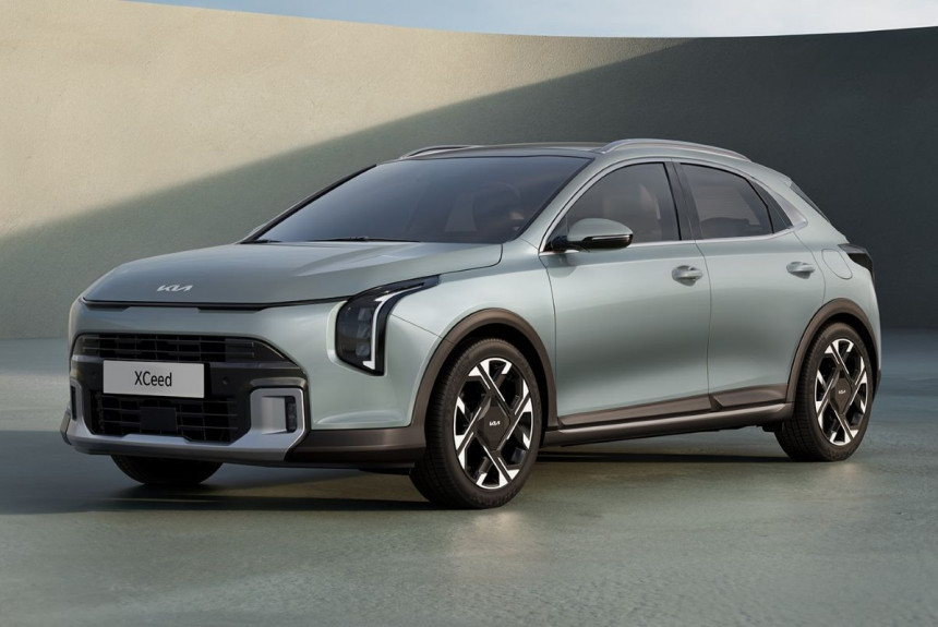 Kia официально представила обновленный XCeed 2027 модельного года.