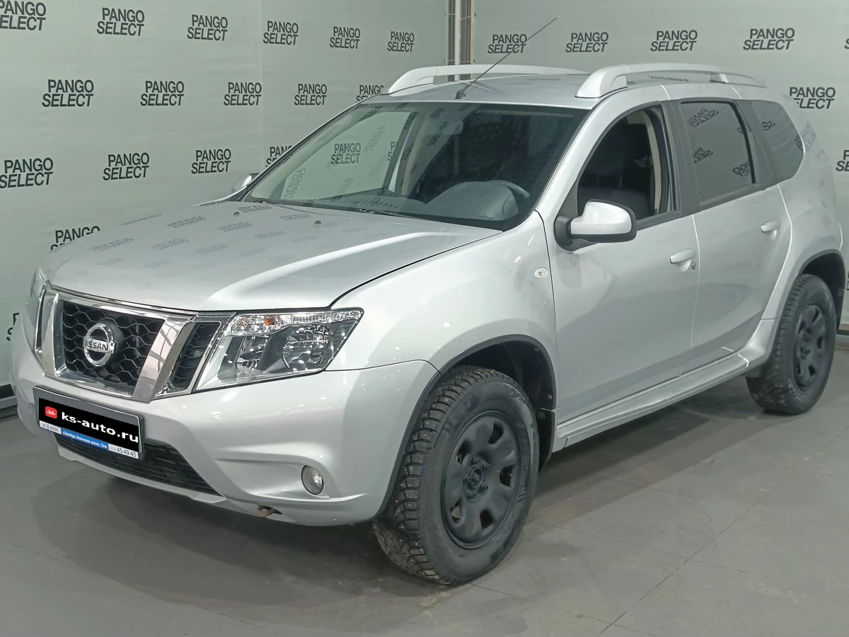 Nissan Terrano, 2015г., полный привод, механика