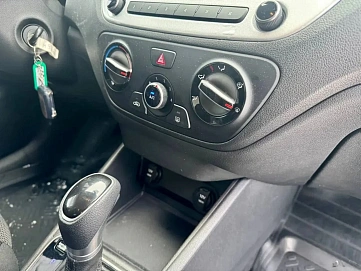 Hyundai Solaris, 2019г, передний привод, автомат