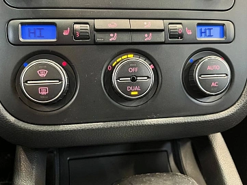 Volkswagen Golf, 2008г, передний привод, автомат