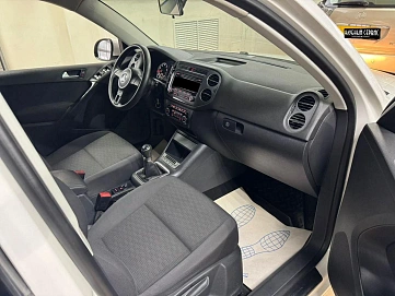 Volkswagen Tiguan, 2011г, полный привод, механика