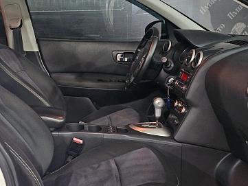Nissan Qashqai, 2012г, передний привод, вариатор