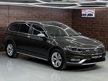 Volkswagen Passat, 2017г, полный привод, робот