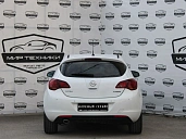 Opel Astra, 2011г., передний привод, автомат