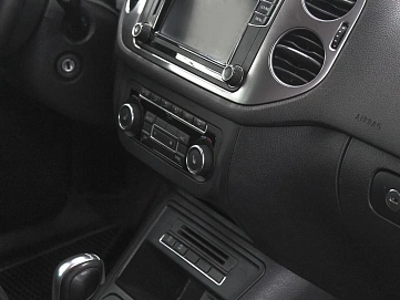 Volkswagen Tiguan, 2016г, передний привод, робот