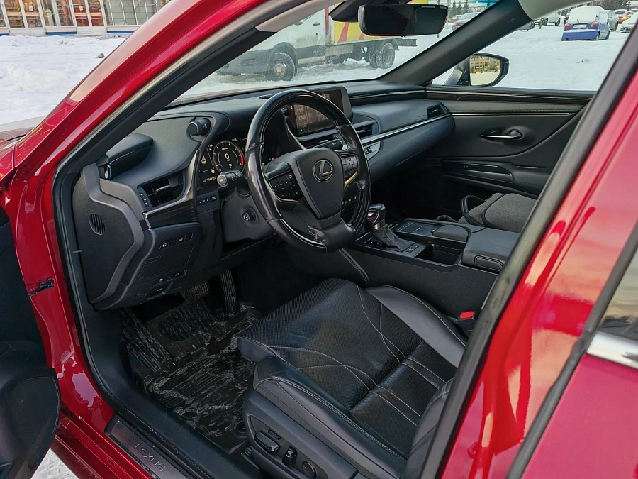 Lexus ES, 2019г., передний привод, автомат