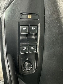 Volkswagen Sagitar, 2022г, передний привод, робот