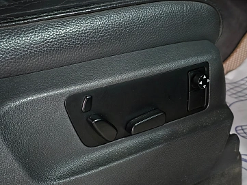 Volkswagen Touareg, 2005г., полный привод, автомат